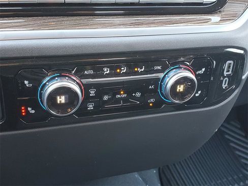 New 2026 GMC Sierra 1500 Elevation image 24