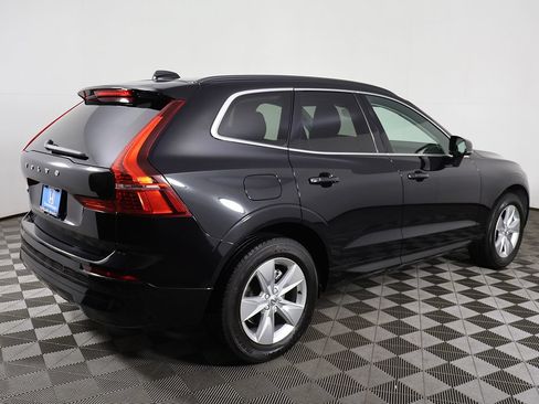 Used 2022 Volvo XC60 B5 Momentum AWD/4WD image 10