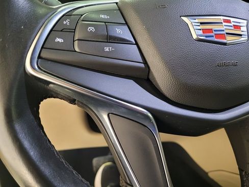 Used 2018 Cadillac XT5 FWD image 36