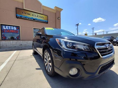 Used 2019 Subaru Outback 2.5i Touring w/ Popular Package #3A AWD/4WD image 2