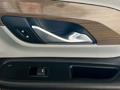 Used 2018 GMC Terrain SLE w/ Driver Convenience Package image 31