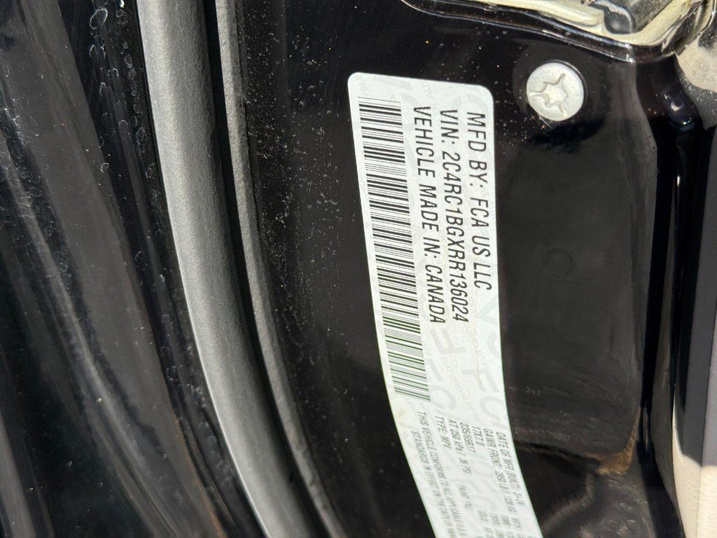 Used 2024 Chrysler Pacifica Touring-L FWD image 22