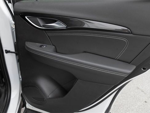 Used 2021 Buick Envision Essence w/ Technology Package I image 18