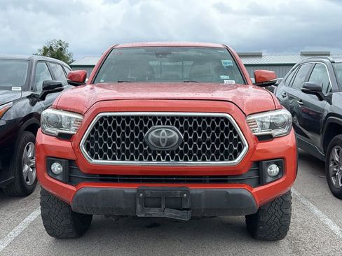 Used 2018 Toyota Tacoma TRD Off-Road w/ Technology Package AWD/4WD image 2