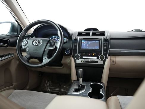 Used 2012 Toyota Camry XLE w/ Leather Pkg FWD image 9