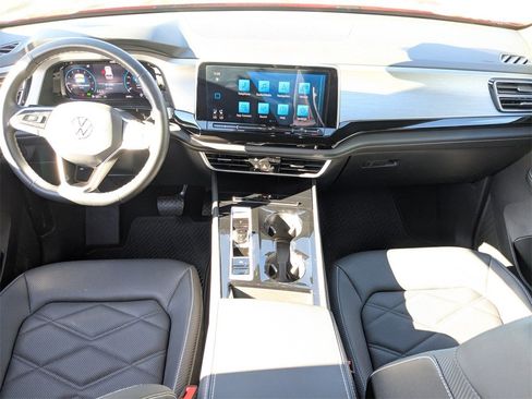 Used 2025 Volkswagen Atlas Cross Sport SE image 19