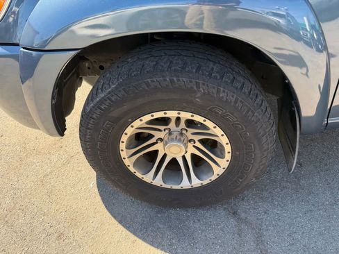 Used 2006 Toyota Sequoia Limited image 29