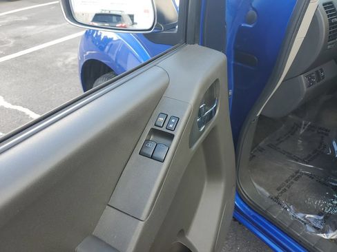 Used 2014 Nissan Frontier Desert Runner RWD image 24