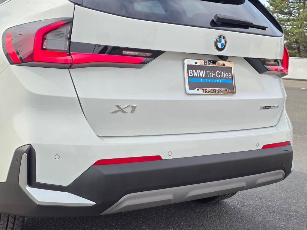Used 2023 BMW X1 xDrive28i w/ Convenience Package AWD/4WD image 7