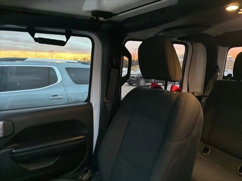 Used 2020 Jeep Gladiator Sport w/ Quick Order Package 24S image 67