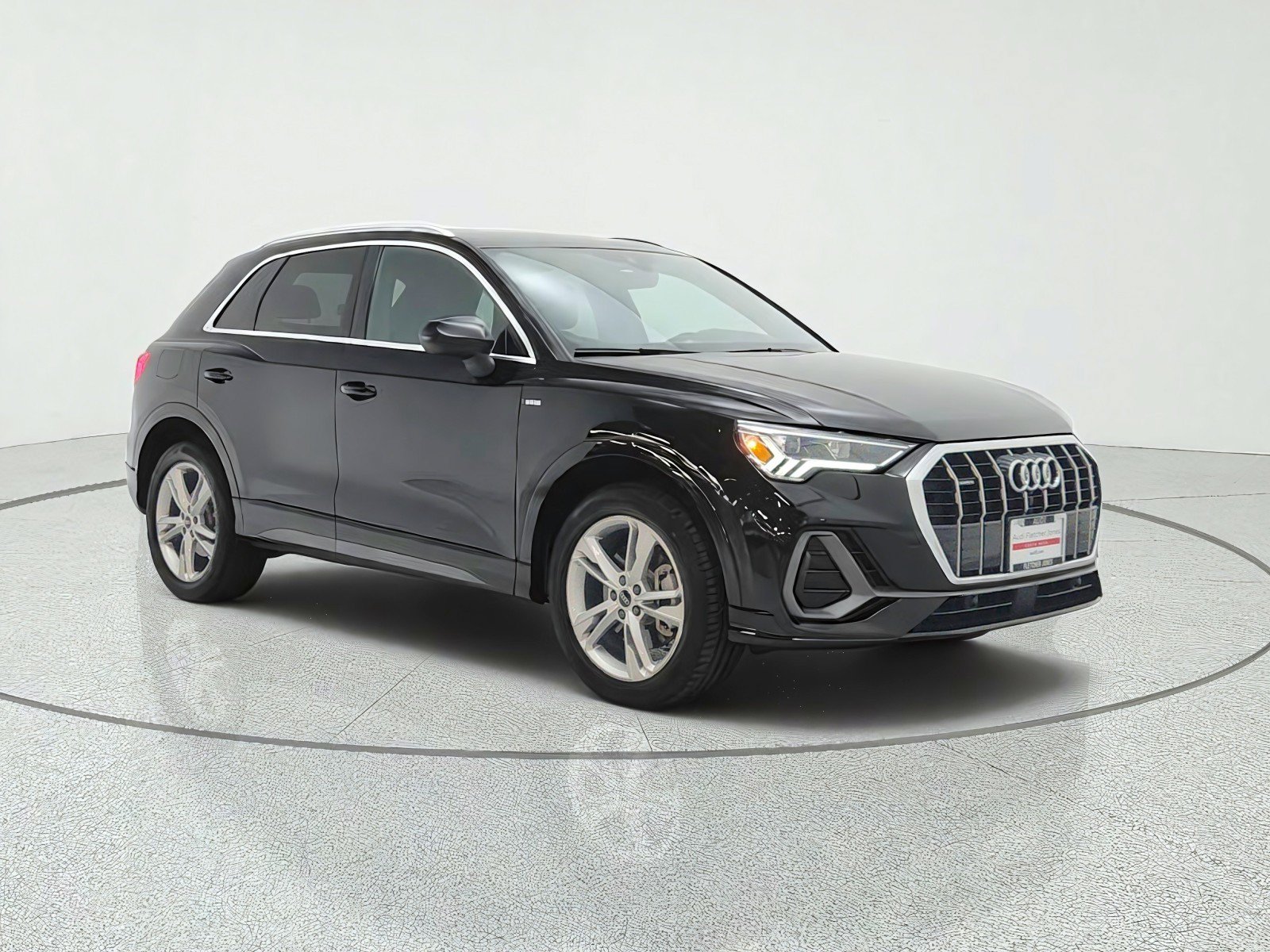 Used 2024 Audi Q3 2.0T Premium w/ Convenience Package AWD/4WD image 3