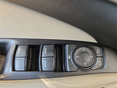 Used 2019 Buick Enclave Essence image 28