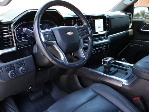 Used 2023 Chevrolet Silverado 1500 LTZ AWD/4WD image 3