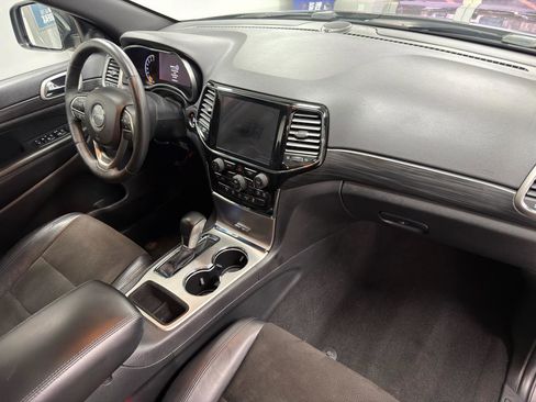 Used 2019 Jeep Grand Cherokee Altitude image 26
