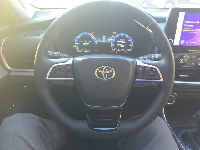 Used 2025 Toyota Grand Highlander AWD Hybrid image 16