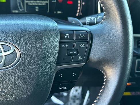 Used 2025 Toyota Camry SE image 23