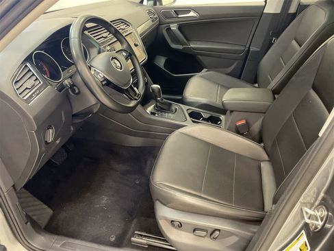 Used 2018 Volkswagen Tiguan SE image 18