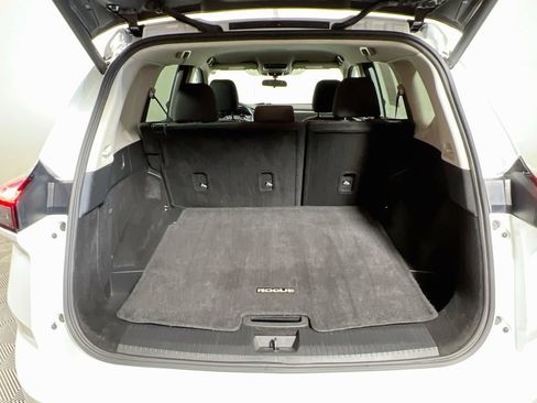 Used 2024 Nissan Rogue SV FWD image 22