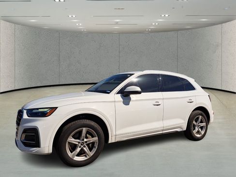 Used 2021 Audi Q5 2.0T Premium w/ Convenience Package image 9