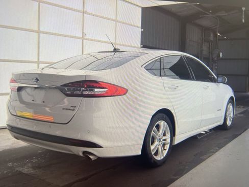 Used 2018 Ford Fusion SE w/ Equipment Group 602A image 2