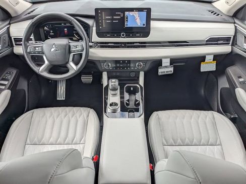 New 2026 Mitsubishi Outlander SEL AWD/4WD image 16