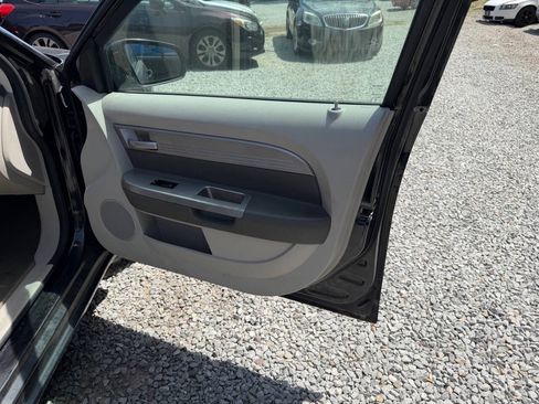 Used 2010 Chrysler Sebring Touring FWD image 14