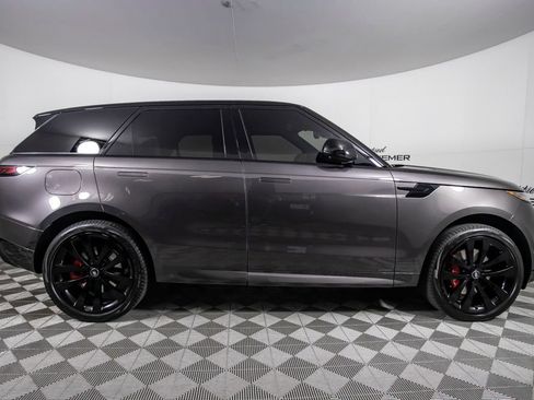 Used 2024 Land Rover Range Rover Sport Autobiography AWD/4WD image 3