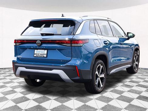 Used 2025 Volkswagen Tiguan SE image 10