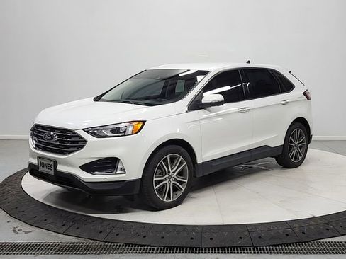 Used 2021 Ford Edge Titanium FWD image 3