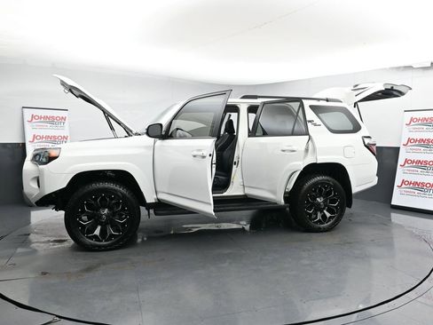 Used 2023 Toyota 4Runner TRD Off-Road Premium image 39