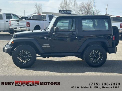 Used 2018 Jeep Wrangler Sport w/ Connectivity Group image 4
