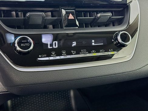 Used 2022 Toyota Corolla LE image 20