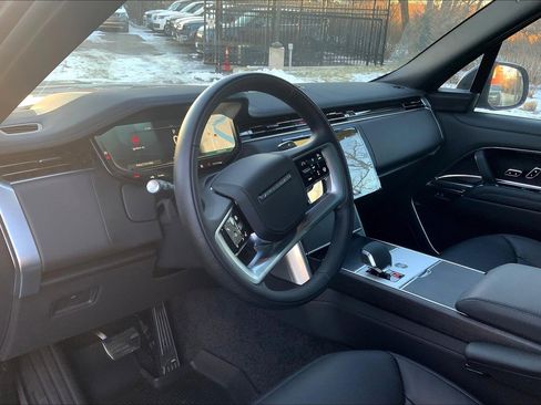 New 2025 Land Rover Range Rover SE image 8