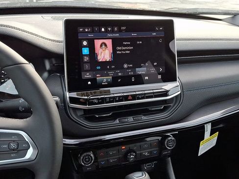 New 2026 Jeep Compass Limited image 11