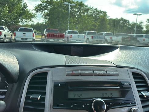 Used 2009 Toyota Venza AWD w/ Comfort Pkg image 32
