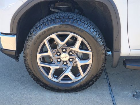 Used 2022 GMC Sierra 1500 SLT image 10