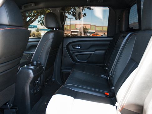 Used 2021 Nissan Titan PRO-4X w/ Pro-4x Convenience Package AWD/4WD image 27