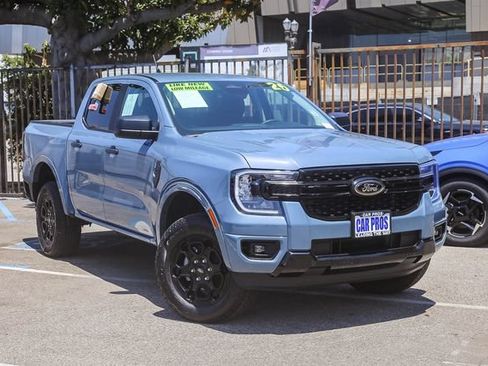 Used 2025 Ford Ranger XLT w/ Black Appearance Package RWD image 2