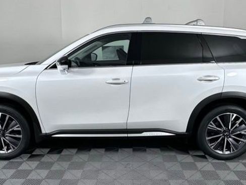 Certified 2026 INFINITI QX60 Luxe w/ Family Package image 4