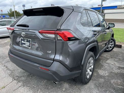 Used 2023 Toyota RAV4 LE FWD image 4