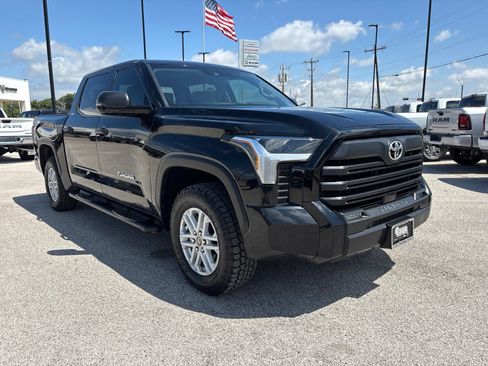 Used 2024 Toyota Tundra SR5 w/ SR5 Convenience Package AWD/4WD image 8