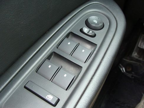 Used 2017 Chevrolet Traverse LT w/ Style and Technology Package image 26