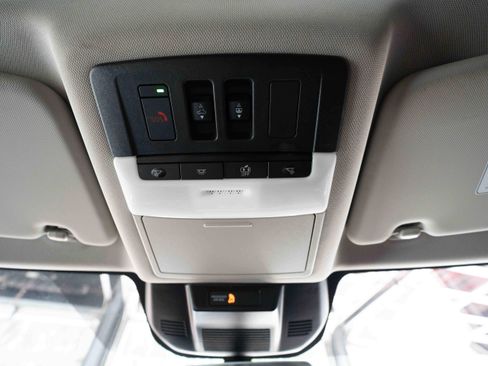 Used 2023 Nissan Rogue SL w/ SL Premium Package image 18