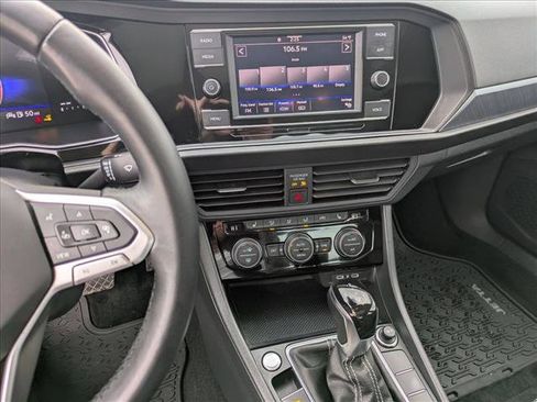 Used 2024 Volkswagen Jetta SE image 13