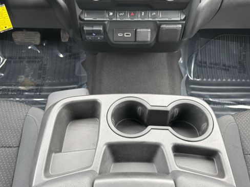 Used 2022 Chevrolet Silverado 2500 Custom w/ Custom Convenience Package image 34