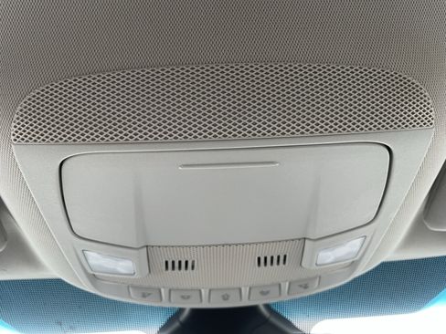 Used 2022 Ford Edge Titanium image 26