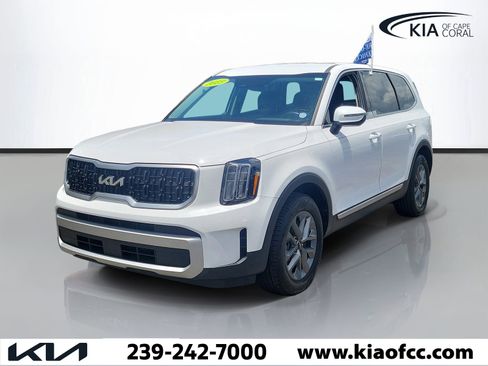Certified 2023 Kia Telluride LX FWD image 3