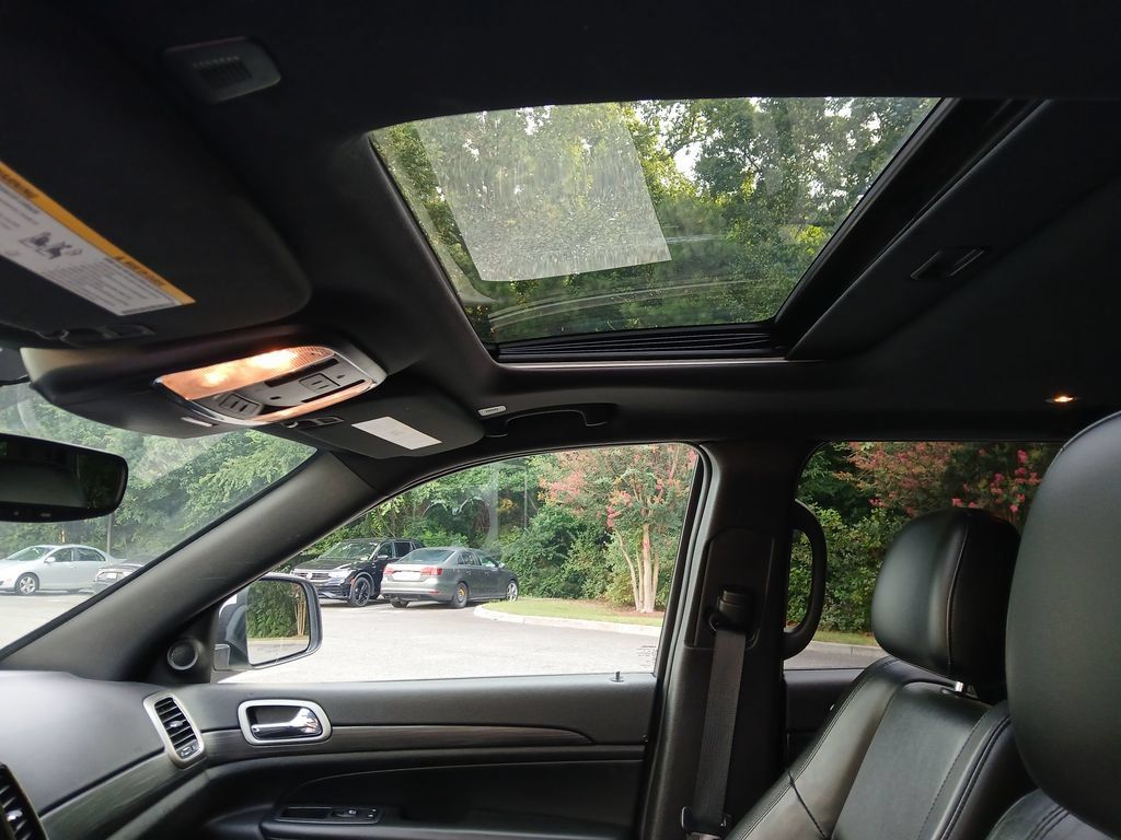 Used 2020 Jeep Grand Cherokee Altitude AWD/4WD image 42