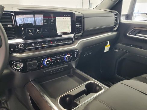 New 2026 GMC Sierra 2500 SLT w/ SLT Premium Package image 18