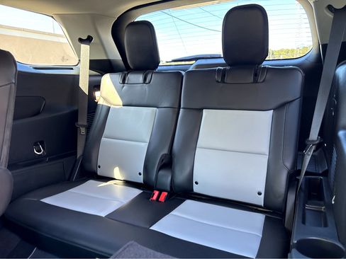 Used 2023 Ford Explorer XLT w/ Equipment Group 202A image 22